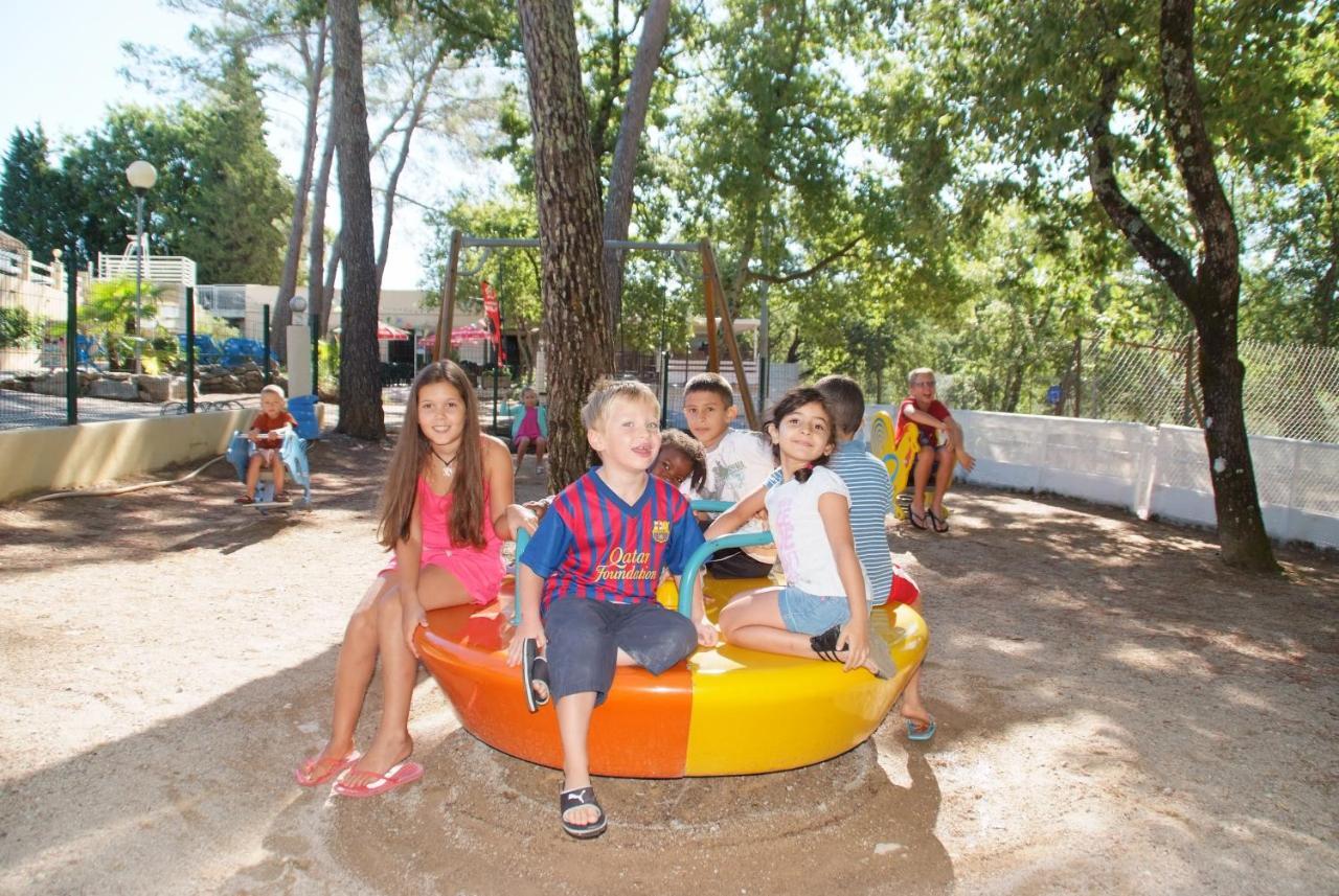 Camping Le Parc Saint-Paul-en-Forêt Extérieur photo